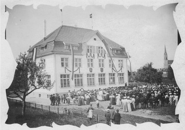 1908-bazenheid-schulhaus-neugasse.jpg